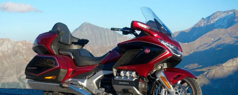 Mit der Goldwing über die Alpen. Mit der Goldwing über die Alpen.