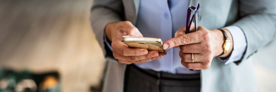 Die ständige Erreichbarkeit fördert die Vermischung von Arbeits- und Privatleben. Die ständige Erreichbarkeit fördert die Vermischung von Arbeits- und Privatleben.