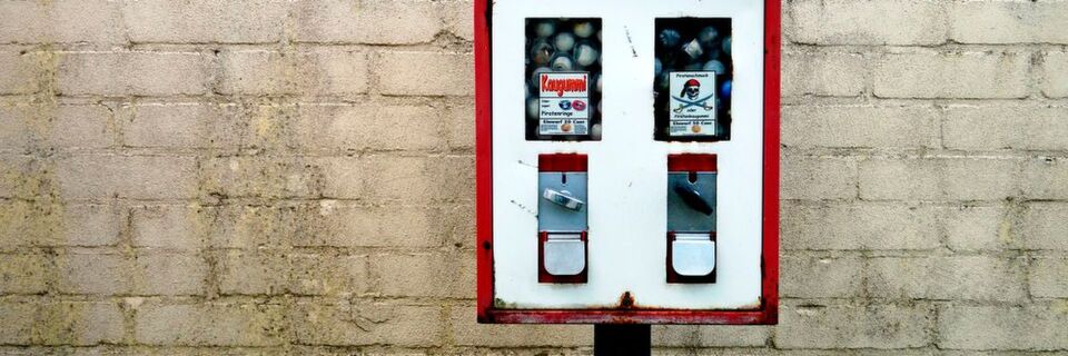 Die Vernetzung von M2M- und IoT-Lösungen am Beispiel von Intelligent Vending Machines. Die Vernetzung von M2M- und IoT-Lösungen am Beispiel von Intelligent Vending Machines.