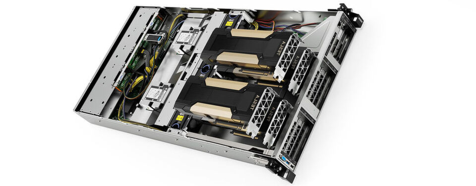 Im „Thinksystem SR670“ sitzen die bis zu vier GPUs „Nvidia Tesla V100“ vorne im Gehäuse. Im „Thinksystem SR670“ sitzen die bis zu vier GPUs „Nvidia Tesla V100“ vorne im Gehäuse.