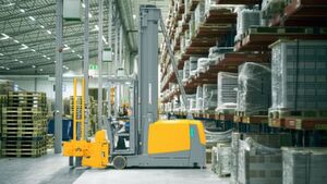 Höhere Geschwindigkeiten und neueste Technologien bei den Jungheinrich-
Hochregalstaplern EKX führten bei Samdistribution in Schweden auf Anhieb zu einer Produktivitätssteigerung um 5 %. Höhere Geschwindigkeiten und neueste Technologien bei den Jungheinrich-
Hochregalstaplern EKX führten bei Samdistribution in Schweden auf Anhieb zu einer Produktivitätssteigerung um 5 %.