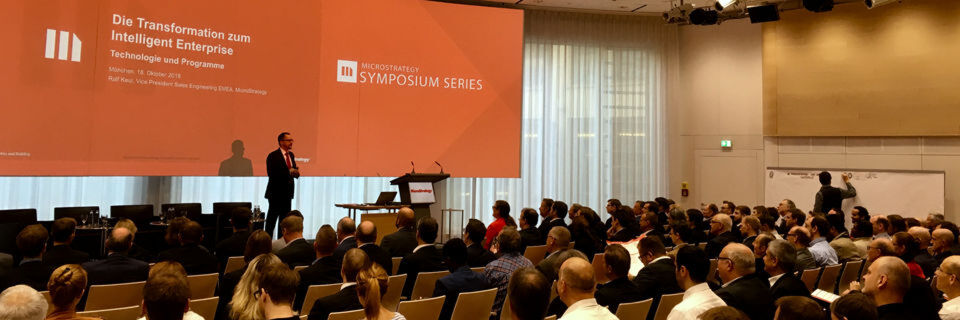 Ralf Keul, VP Sales Engineering, stellte in seiner Keynote das Konzept des Intelligent Enterprise vor, das die Digitale Transformation fördert. Ralf Keul, VP Sales Engineering, stellte in seiner Keynote das Konzept des Intelligent Enterprise vor, das die Digitale Transformation fördert.