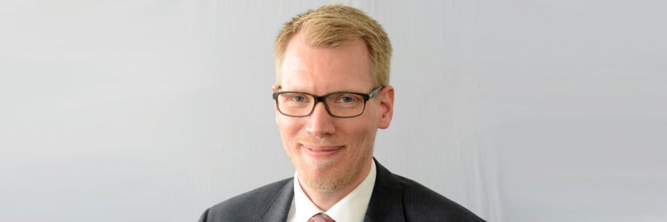 Der Autor: Philipp Lenz ist als Senior Consultant Business Intelligence bei der Adesso AG am Standort Köln tätig und verfügt seit mehr als 15 Jahren über Erfahrung im BI-Umfeld. Der Autor: Philipp Lenz ist als Senior Consultant Business Intelligence bei der Adesso AG am Standort Köln tätig und verfügt seit mehr als 15 Jahren über Erfahrung im BI-Umfeld.