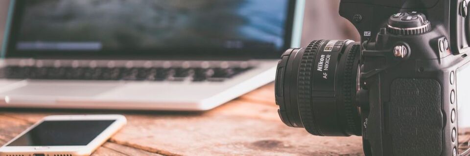 Fotos, Mails, personenbezogene Daten – die EU-DSGVO zeigt, wie mit personenbezogenen Daten umzugehen ist. Fotos, Mails, personenbezogene Daten – die EU-DSGVO zeigt, wie mit personenbezogenen Daten umzugehen ist.