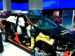 Airbags werden heute standardmäßig in Autos verbaut, sind jedoch keine Pflicht. Airbags werden heute standardmäßig in Autos verbaut, sind jedoch keine Pflicht.