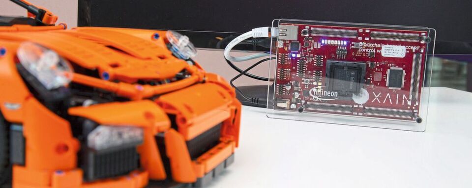 Infineon und Xain wollen gemeinsam die Blockchain-Technologie ins Auto bringen. Ein erster gemeinsamer Demonstrator soll zeigen, wie Zugangsrechte dezentral per Smartphone vergeben werden können, beispielsweise für Carsharing. Infineon und Xain wollen gemeinsam die Blockchain-Technologie ins Auto bringen. Ein erster gemeinsamer Demonstrator soll zeigen, wie Zugangsrechte dezentral per Smartphone vergeben werden können, beispielsweise für Carsharing.