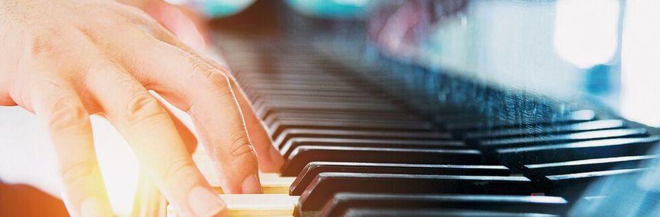 Große Konzertsäle erfordern von Musikern mehr Kraft, Lautstärke und Dynamik. Der kleine geräuschlose Linearmotor LM 1247 von Faulhaber ist das Herzstück des assistierten Klaviers. Er besitzt eine Breite von 12,5 mm, eine Länge von 49,4 mm und eine maximale Dauerkraft von 3,6 N. Große Konzertsäle erfordern von Musikern mehr Kraft, Lautstärke und Dynamik. Der kleine geräuschlose Linearmotor LM 1247 von Faulhaber ist das Herzstück des assistierten Klaviers. Er besitzt eine Breite von 12,5 mm, eine Länge von 49,4 mm und eine maximale Dauerkraft von 3,6 N.