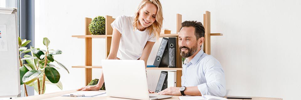 Wenn Umgebung und technische Ausstattung stimmen, können Menschen überall dort effizient arbeiten, wo es einen Internetanschluss gibt. Wenn Umgebung und technische Ausstattung stimmen, können Menschen überall dort effizient arbeiten, wo es einen Internetanschluss gibt.