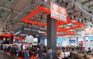 Durchgängig verfügbare Daten vom Engineering bis zur Fertigung: in Zeiten von Industrie 4.0 ein wichtiges Thema. Doch wie weit sind die Unternehmensprozesse im Engineering schon digitalisiert? Erstmals bietet Eplan seinen Kunden live auf der SPS IPC Drives in Nürnberg eine individuelle Prozessberatung. Durchgängig verfügbare Daten vom Engineering bis zur Fertigung: in Zeiten von Industrie 4.0 ein wichtiges Thema. Doch wie weit sind die Unternehmensprozesse im Engineering schon digitalisiert? Erstmals bietet Eplan seinen Kunden live auf der SPS IPC Drives in Nürnberg eine individuelle Prozessberatung.