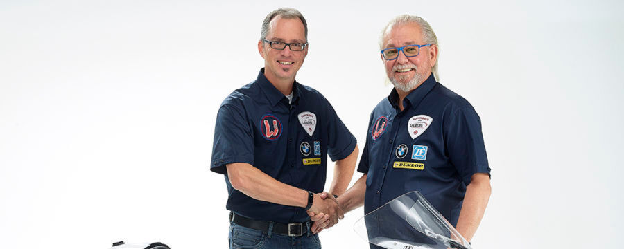 Benny Wilbers (re.) gratuliert Thomas Beyer zur neuen Position. Benny Wilbers (re.) gratuliert Thomas Beyer zur neuen Position.