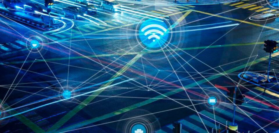Die Datenströme werden so wichtig, dass Autokonzerne und andere Industrieunternehmen das Zepter weitgehend selbst in der Hand halten wollen und nicht an Telekommunikationsfirmen abtreten wollen. Die Datenströme werden so wichtig, dass Autokonzerne und andere Industrieunternehmen das Zepter weitgehend selbst in der Hand halten wollen und nicht an Telekommunikationsfirmen abtreten wollen.