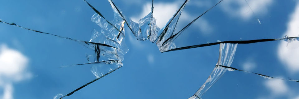 Unternehmen nutzen heute viele Cloud-Services selbstverständlich und bedenkenlos. Unternehmen nutzen heute viele Cloud-Services selbstverständlich und bedenkenlos.