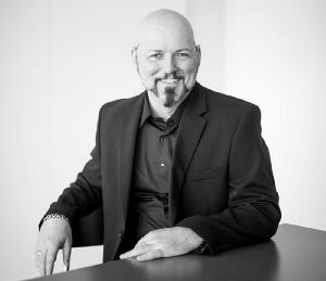 Alexander Steiner, Chief Solution Architect der Bonner meta:proc GmbH: „Beide Methoden lassen sich unter derselben Zielsetzung anwenden, werden jedoch mit unterschiedlichen Strategien umgesetzt – RPA eher faktisch, BPM eher strategisch.“ Alexander Steiner, Chief Solution Architect der Bonner meta:proc GmbH: „Beide Methoden lassen sich unter derselben Zielsetzung anwenden, werden jedoch mit unterschiedlichen Strategien umgesetzt – RPA eher faktisch, BPM eher strategisch.“