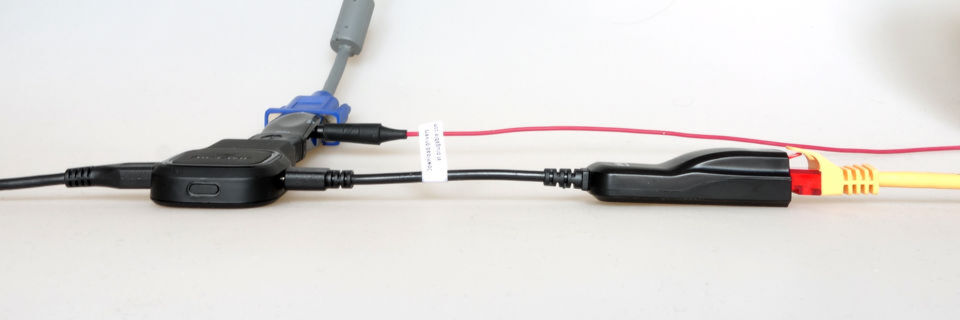 Bereits „out of the Box“ mit WLAN und HDMI ausgestattet kann der Airtame über Adapter auch mit Ethernet und VGA kommunizieren. Bereits „out of the Box“ mit WLAN und HDMI ausgestattet kann der Airtame über Adapter auch mit Ethernet und VGA kommunizieren.