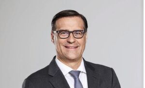 Olaf Berlien, Vorstandsvorsitzender Osram Licht, will mit der anvisierten Neuausrichtung mittelfristig wieder mehr Umsatz erwirtschaften. Olaf Berlien, Vorstandsvorsitzender Osram Licht, will mit der anvisierten Neuausrichtung mittelfristig wieder mehr Umsatz erwirtschaften.