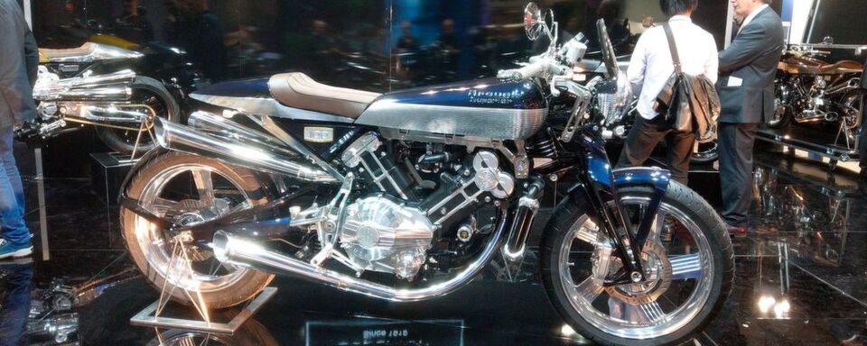 100.000 Euro kostet die aus Anlass des bevorstehenden 100jährigen Firmenjubiläums entstandene Sonderauflage der Brough Superior SS 100. 100.000 Euro kostet die aus Anlass des bevorstehenden 100jährigen Firmenjubiläums entstandene Sonderauflage der Brough Superior SS 100.