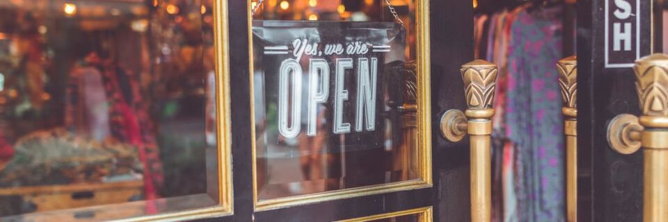 Im B2C-Bereich bereits nicht mehr wegzudenken, birgt es im B2B-Geschäft noch ein ernomes Potenzial: der E-Commerce. Im B2C-Bereich bereits nicht mehr wegzudenken, birgt es im B2B-Geschäft noch ein ernomes Potenzial: der E-Commerce.