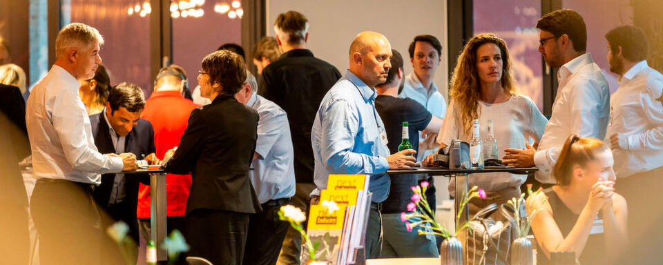 Ein ausgesuchter Teilnehmerkreis, führende Köpfe der Industrie und viel Raum zum Netzwerken: Der Next Industry ExpertTalk zum Thema „Future of Work“ findet am 6. Dezember in München statt. Ein ausgesuchter Teilnehmerkreis, führende Köpfe der Industrie und viel Raum zum Netzwerken: Der Next Industry ExpertTalk zum Thema „Future of Work“ findet am 6. Dezember in München statt.