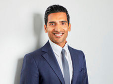 Dominic Ponattu, Wirtschaftsexperte der Bertelsmann Stiftung: "Gerade digitale Märkte folgen oft dem "Winner takes all"-Prinzip: Wer Netzwerkeffekte nutzen kann und einmal seine Marktmacht zementiert hat, hängt die Konkurrenz schnell ab." Dominic Ponattu, Wirtschaftsexperte der Bertelsmann Stiftung: "Gerade digitale Märkte folgen oft dem "Winner takes all"-Prinzip: Wer Netzwerkeffekte nutzen kann und einmal seine Marktmacht zementiert hat, hängt die Konkurrenz schnell ab."