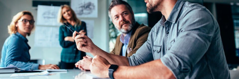 Um die Software-Ausschreibung erfolgsbringend zu gestalten, sollten Unternehmen einen genauen Plan zu Anforderungen, Projektteams und Zielsetzung aufstellen. Um die Software-Ausschreibung erfolgsbringend zu gestalten, sollten Unternehmen einen genauen Plan zu Anforderungen, Projektteams und Zielsetzung aufstellen.