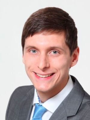 Heute ist es wichtig, dass ein guter Instandhalter seine Maschinen hard- und softwareseitig gut kennt, um vorausschauend Reparaturen zu planen und benötigtes Material zu beschaffen. Hierbei helfen ihm zunehmend digitale Services, die ihn bei der Überwachung des Zustands seiner Maschinen unterstützen“, erklärt Peter Strohm, Projektmanager Global Service bei der Emag GmbH & Co. KG. Heute ist es wichtig, dass ein guter Instandhalter seine Maschinen hard- und softwareseitig gut kennt, um vorausschauend Reparaturen zu planen und benötigtes Material zu beschaffen. Hierbei helfen ihm zunehmend digitale Services, die ihn bei der Überwachung des Zustands seiner Maschinen unterstützen“, erklärt Peter Strohm, Projektmanager Global Service bei der Emag GmbH & Co. KG.