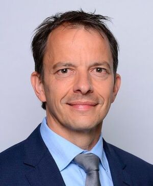 "Die Instandhaltung als Vorreiter der Industrie 4.0 braucht Referenzprozesse für die wesentlichen Abläufe, sowohl für die Kernprozesse der reaktiven und korrektiven Instandhaltung als auch für die vielfältigen Unterstützungsprozesse", erklärt Prof. Dr. Lennart Brumby, Studiengangs-leiter Service-Ingenieurwesen an der Dualen Hochschule Baden-Württemberg in Mannheim. "Die Instandhaltung als Vorreiter der Industrie 4.0 braucht Referenzprozesse für die wesentlichen Abläufe, sowohl für die Kernprozesse der reaktiven und korrektiven Instandhaltung als auch für die vielfältigen Unterstützungsprozesse", erklärt Prof. Dr. Lennart Brumby, Studiengangs-leiter Service-Ingenieurwesen an der Dualen Hochschule Baden-Württemberg in Mannheim.