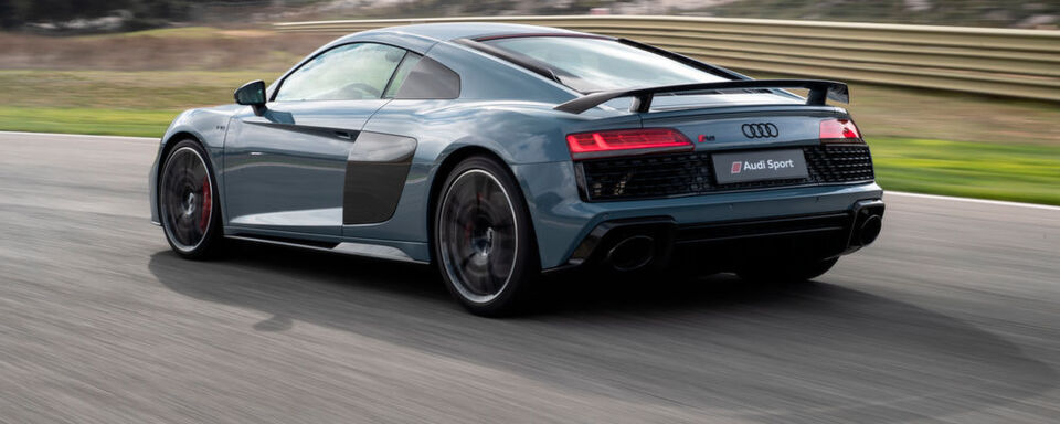 Audi hat die 2015 vorgestellte zweite Modellgeneration des Supersportwagens R8 umfassend überarbeitet. Audi hat die 2015 vorgestellte zweite Modellgeneration des Supersportwagens R8 umfassend überarbeitet.