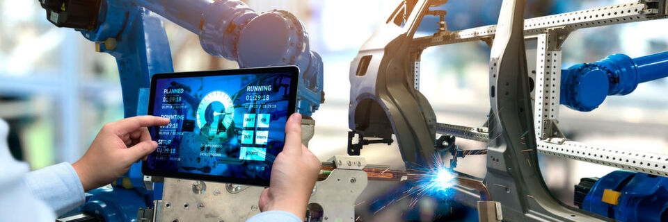 Der Manufacturing Intelligence Quotient berücksichtigt unter anderem Daten zu Ausnahmefällen, Abweichungen und drohenden Ausfällen. Der Manufacturing Intelligence Quotient berücksichtigt unter anderem Daten zu Ausnahmefällen, Abweichungen und drohenden Ausfällen.
