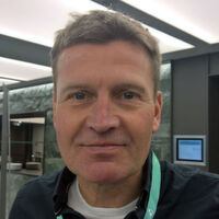 „Die Darstellung von Zusammenhängen als Graphen entspricht eher der Form, wie wir Menschen sie bei der Analyse mit Stift und Papier darstellen würden“, so Bruno Ungermann, Sales Manager DACH bei Neo4j. „Die Darstellung von Zusammenhängen als Graphen entspricht eher der Form, wie wir Menschen sie bei der Analyse mit Stift und Papier darstellen würden“, so Bruno Ungermann, Sales Manager DACH bei Neo4j.