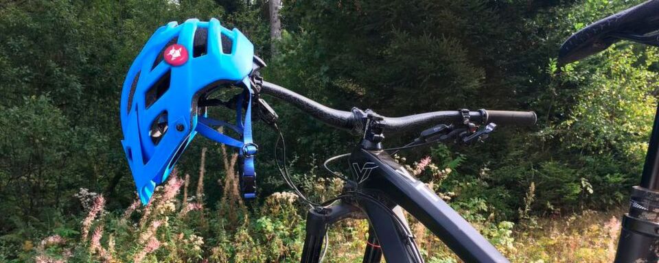 Tocsen heißt eine neue Sensortechnik für Fahrradhelme, die einen Notruf absetzen kann, sollte der Biker stürzen. Tocsen heißt eine neue Sensortechnik für Fahrradhelme, die einen Notruf absetzen kann, sollte der Biker stürzen.
