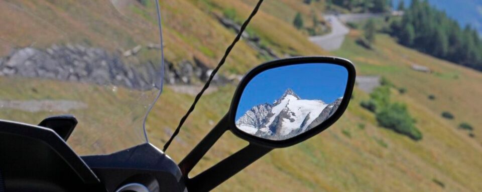 Motorradreifendirekt.de hat in der Bikersommer-Umfrage 2018 erneut Biker aus zehn europäischen Ländern zu ihren Vorlieben befragt – Insgesamt haben sich über 3.200 Motorradfahrer beteiligt. Motorradreifendirekt.de hat in der Bikersommer-Umfrage 2018 erneut Biker aus zehn europäischen Ländern zu ihren Vorlieben befragt – Insgesamt haben sich über 3.200 Motorradfahrer beteiligt.