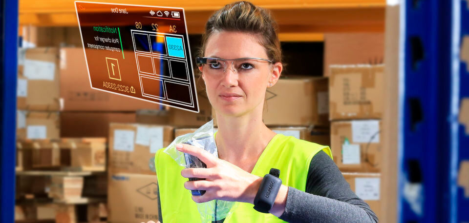 Vision Picking für effizientes Kommissionieren. Das xBand, ein RFID-Armband von Ubimax entwickelt, sorgt für die automatische Schrittbestätigung und beschleunigt so den Prozess zusätzlich. Vision Picking für effizientes Kommissionieren. Das xBand, ein RFID-Armband von Ubimax entwickelt, sorgt für die automatische Schrittbestätigung und beschleunigt so den Prozess zusätzlich.