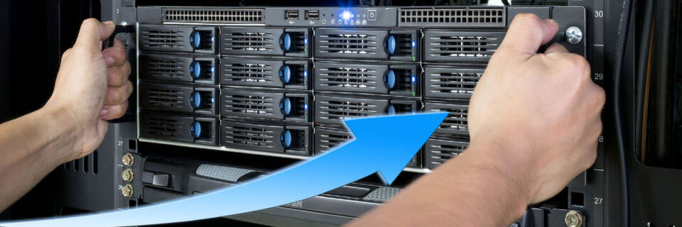 Scale-out Storage erleichtert Unternehmen die flexible Skalierbarkeit und Verfügbarkeit ihrer Speichersysteme bei schnell wachsenden Datenbeständen. Scale-out Storage erleichtert Unternehmen die flexible Skalierbarkeit und Verfügbarkeit ihrer Speichersysteme bei schnell wachsenden Datenbeständen.