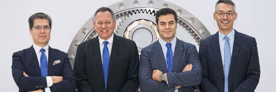 Carlos Oehling, Vorsitzender der Geschäftsführung der Fersa Group, Harald Zerobin, Mitgründer von NKE Austria, Jesús Monforte, Vertriebsleiter bei NKE, und Geschäftsführer Thomas Witzler (v.l.) haben die Übernahme von NKE durch Fersa Bearings abgeschlossen. Carlos Oehling, Vorsitzender der Geschäftsführung der Fersa Group, Harald Zerobin, Mitgründer von NKE Austria, Jesús Monforte, Vertriebsleiter bei NKE, und Geschäftsführer Thomas Witzler (v.l.) haben die Übernahme von NKE durch Fersa Bearings abgeschlossen.