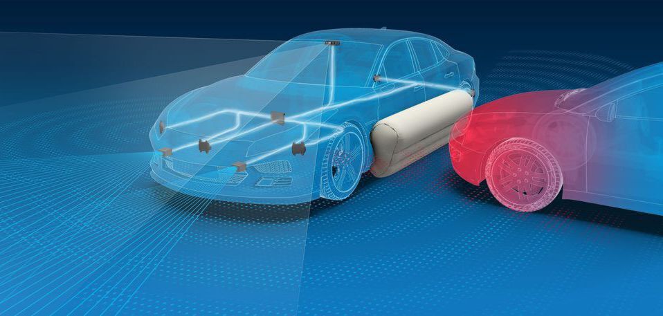 Der externe Pre-Crash-Airbag von ZF zündet bereits vor einem unvermeidlichen Unfall. Tests haben gezeigt, dass die Verletzungsschwere für Fahrzeuginsassen um bis zu 40 Prozent vermindert werden kann. Der externe Pre-Crash-Airbag von ZF zündet bereits vor einem unvermeidlichen Unfall. Tests haben gezeigt, dass die Verletzungsschwere für Fahrzeuginsassen um bis zu 40 Prozent vermindert werden kann.