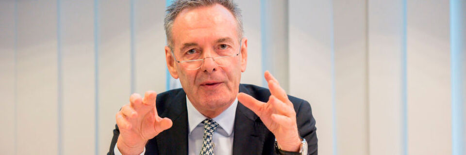 Das Dossier #ImplantFiles kontert BV-Med-Geschäftsführer und Vorstandsmitglied Joachim M. Schmitt: „Jeden Tag profitieren Millionen Menschen von innovativen Medizintechnologien.“ Das Dossier #ImplantFiles kontert BV-Med-Geschäftsführer und Vorstandsmitglied Joachim M. Schmitt: „Jeden Tag profitieren Millionen Menschen von innovativen Medizintechnologien.“