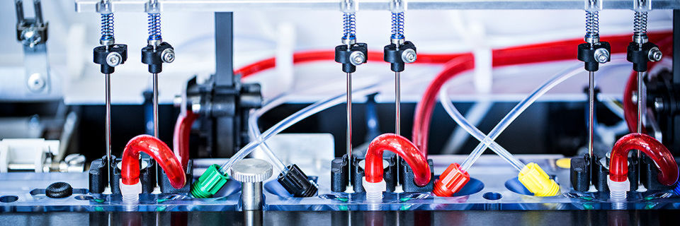 Die Entwicklung und Herstellung maßgeschneiderte Labor-Analysesystemen inklusive zugehöriger Software für die In-vitro-Diagnostik sind das Geschäft von Stratec Biomedical. Damit dieses unterbrechungsfrei läuft, entschied sich das Unternehmen für die Umsetzung eines neuen Datensicherungskonzepts. Die Entwicklung und Herstellung maßgeschneiderte Labor-Analysesystemen inklusive zugehöriger Software für die In-vitro-Diagnostik sind das Geschäft von Stratec Biomedical. Damit dieses unterbrechungsfrei läuft, entschied sich das Unternehmen für die Umsetzung eines neuen Datensicherungskonzepts.