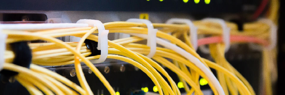 Die vierte Generation der Primergy Single-Socket Server ist mit dem neuen Intel Xeon E-2100 Prozessor ausgestattet. Die vierte Generation der Primergy Single-Socket Server ist mit dem neuen Intel Xeon E-2100 Prozessor ausgestattet.