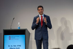 Dr. Alberto Gotti, Mikron Tool zeigte am Beispiel eines Knochenimplantats, wie Titan mit geeigneten Werkzeugen effizient und prozesssicher gefräst werden kann. Dr. Alberto Gotti, Mikron Tool zeigte am Beispiel eines Knochenimplantats, wie Titan mit geeigneten Werkzeugen effizient und prozesssicher gefräst werden kann.