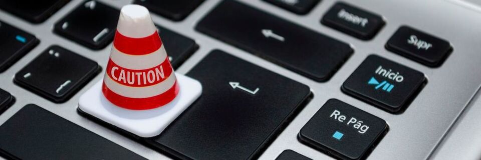 Sichere Software-Entwicklung beginnt und endet nicht auf dem Keyboard, es ist auch eine vernünftig umgesetzte Nachsorge vonnöten. Sichere Software-Entwicklung beginnt und endet nicht auf dem Keyboard, es ist auch eine vernünftig umgesetzte Nachsorge vonnöten.