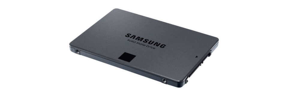 Samsung kombiniert bei der SSD 860 QVO die 4-Bit-MLC- und die V-NAND-Technologie. Die SATA-SSD bietet damit bis zu vier GB Kapazität für relativ wenig Geld. Samsung kombiniert bei der SSD 860 QVO die 4-Bit-MLC- und die V-NAND-Technologie. Die SATA-SSD bietet damit bis zu vier GB Kapazität für relativ wenig Geld.