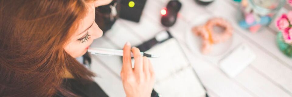 So verlockend das Homeoffice auch ist, für das Gelingen der Arbeit von zuhause sind einige Dinge zu beachten. So verlockend das Homeoffice auch ist, für das Gelingen der Arbeit von zuhause sind einige Dinge zu beachten.