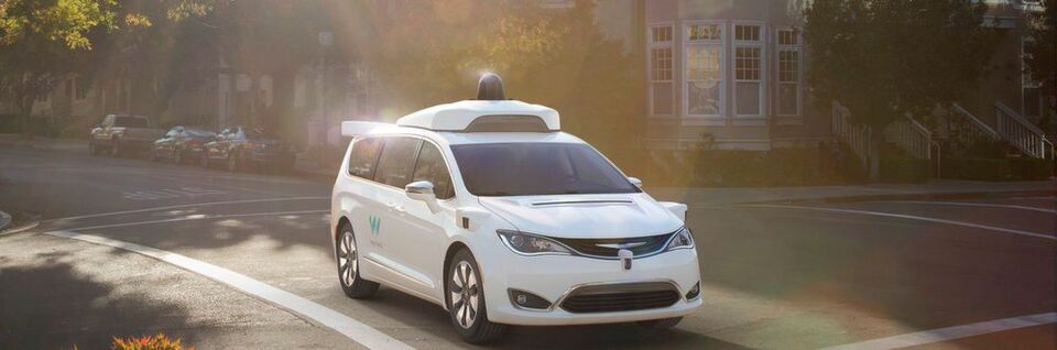 Die Entwicklung selbstfahrender Autos wie des Robotertaxis von Googles Schwesterfirma Waymo wird 2019 Fahrt aufnehmen. Die Entwicklung selbstfahrender Autos wie des Robotertaxis von Googles Schwesterfirma Waymo wird 2019 Fahrt aufnehmen.