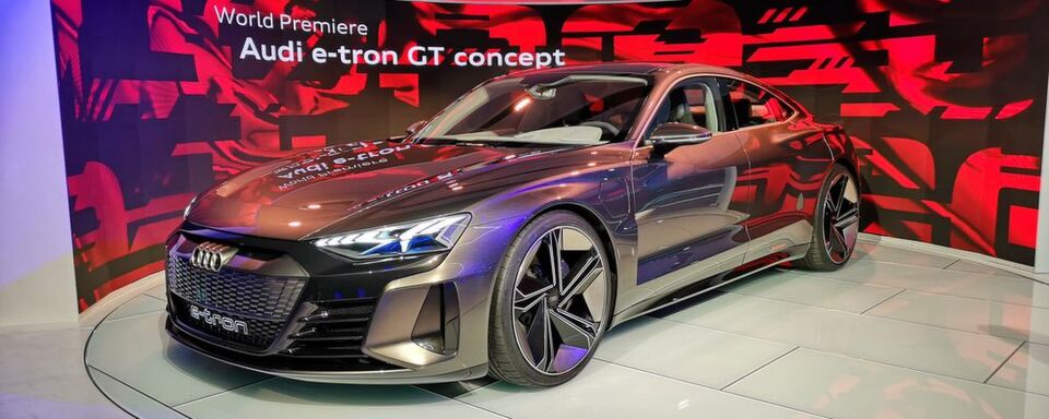Der viertürige Elektro-Sportler Audi E-Tron GT ist optisch auf jeden Fall ein Gewinn, kommt aber erst in zwei Jahren. Der viertürige Elektro-Sportler Audi E-Tron GT ist optisch auf jeden Fall ein Gewinn, kommt aber erst in zwei Jahren.