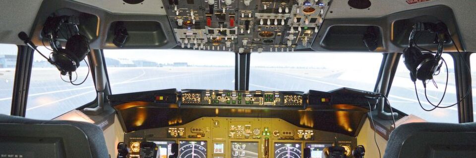 Motion For Simulators (MFS) baut hochdynamische Träger-Plattformen für unterschiedliche Simulationsanwendungen, darunter Flugsimulatoren. Motion For Simulators (MFS) baut hochdynamische Träger-Plattformen für unterschiedliche Simulationsanwendungen, darunter Flugsimulatoren.