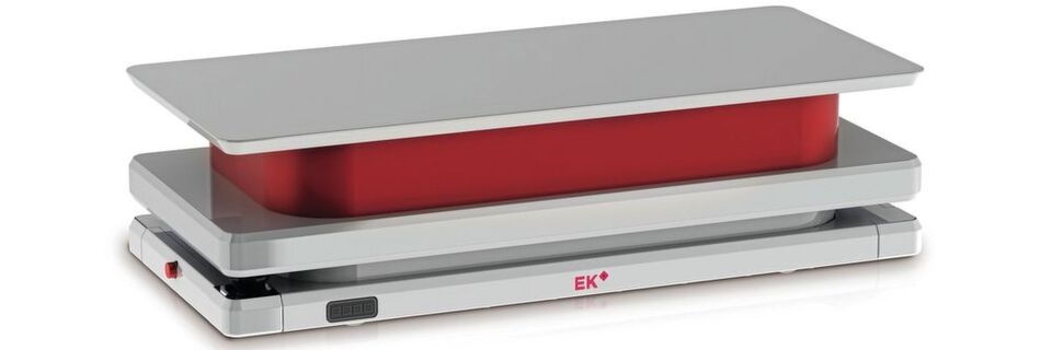 Mit dem Hubtisch als Lastaufnahmemittel mit 140 mm Hub eignet sich der „FAST MOVE“ auch zu Transportzwecken im Krankenhaus. Mit dem Hubtisch als Lastaufnahmemittel mit 140 mm Hub eignet sich der „FAST MOVE“ auch zu Transportzwecken im Krankenhaus.