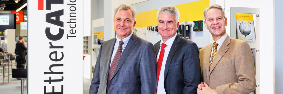 Der neue ETG-Vorstand (v.l.): Dmitry Dzilno (Applied Materials), Martin Rostan (Beckhoff Automation) und Dr. Peter Heidrich (Hochschule Pforzheim) Der neue ETG-Vorstand (v.l.): Dmitry Dzilno (Applied Materials), Martin Rostan (Beckhoff Automation) und Dr. Peter Heidrich (Hochschule Pforzheim)
