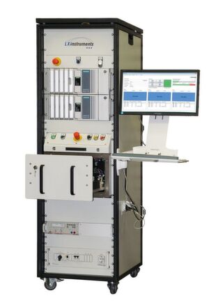 Abb. 1: Testsystem mit ausgebauter RF-Schublade für den Test von Steuerbaugruppen mit vielen Funktionen. Abb. 1: Testsystem mit ausgebauter RF-Schublade für den Test von Steuerbaugruppen mit vielen Funktionen.