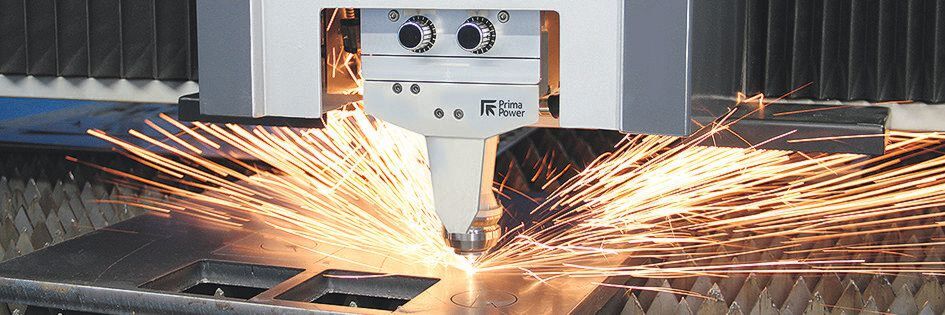 Die 2D-Laserschneidanlage Laser Genius 1530 von Prima Power ist unter anderem mit einer 10-kW-Faserlaserquelle verfügbar. Die 2D-Laserschneidanlage Laser Genius 1530 von Prima Power ist unter anderem mit einer 10-kW-Faserlaserquelle verfügbar.