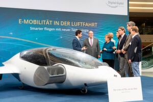 Bundeskanzlerin Angela Merkel forderte, bei der Digitalisierung die soziale Marktwirtschaft nicht aus den Augen zu verlieren. „Wohlstand für alle – das muss auch die Zukunftsmelodie sein in dem Zeitalter der Digitalisierung“, sagte die CDU-Politikerin zum Abschluss des Digitalgipfels in Nürnberg am Dienstag. Bundeskanzlerin Angela Merkel forderte, bei der Digitalisierung die soziale Marktwirtschaft nicht aus den Augen zu verlieren. „Wohlstand für alle – das muss auch die Zukunftsmelodie sein in dem Zeitalter der Digitalisierung“, sagte die CDU-Politikerin zum Abschluss des Digitalgipfels in Nürnberg am Dienstag.